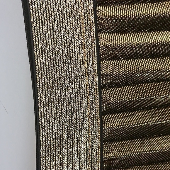 Elegant metallic olive Green Pleated Skirt - Picture 3 of 11